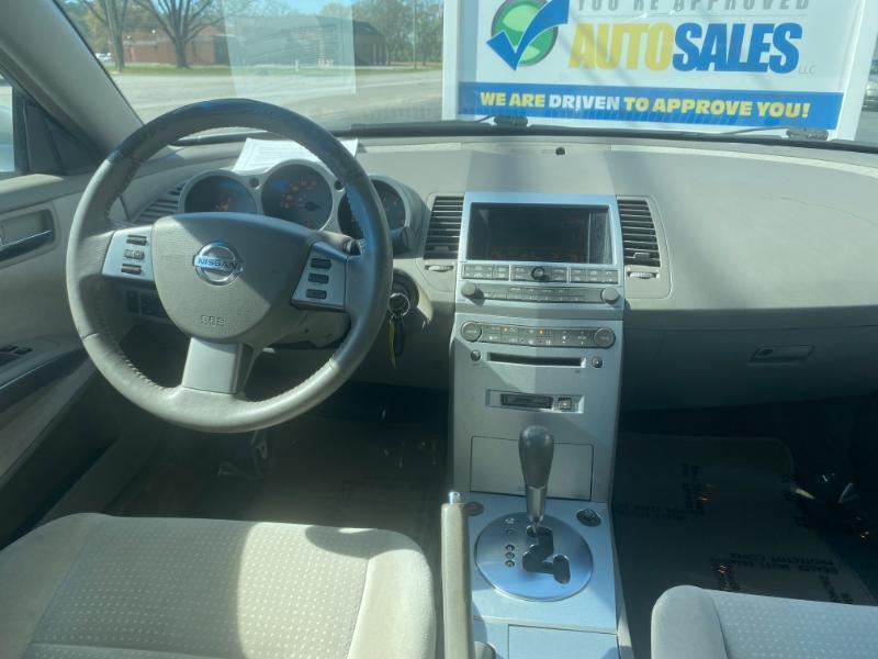 Nissan Maxima SE 2005