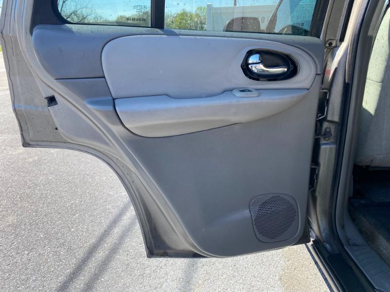 Chevrolet TrailBlazer LS 4WD 2005