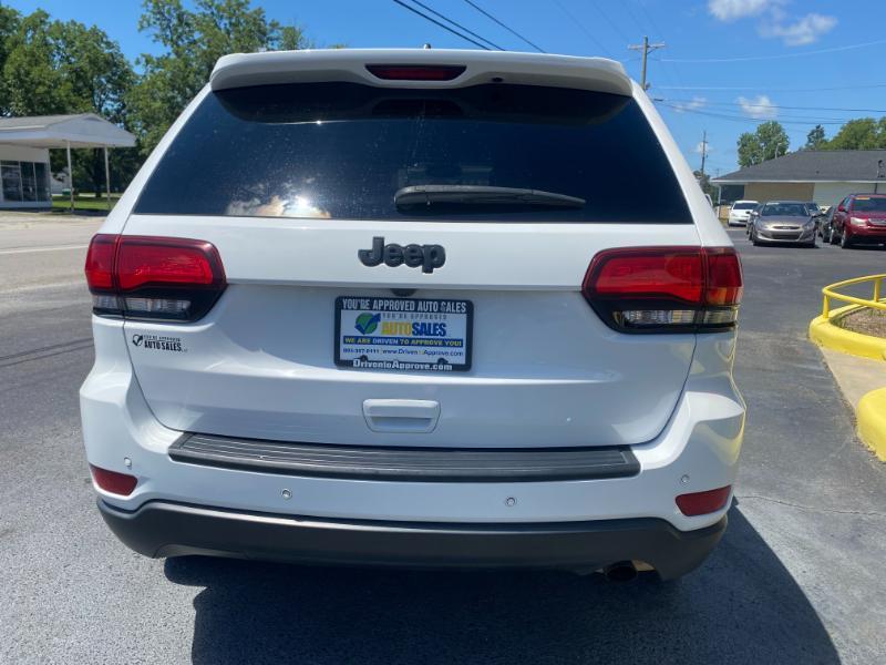 Jeep Grand Cherokee Laredo E 2WD 2021