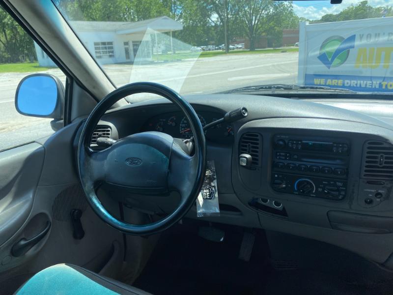 Ford F-150 XL Reg. Cab Short Bed 2WD 1998