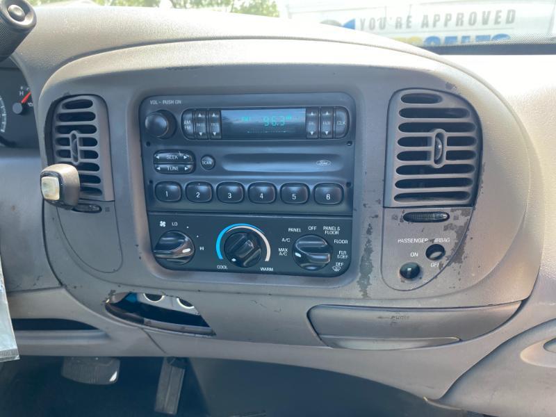 Ford F-150 XL Reg. Cab Short Bed 2WD 1998