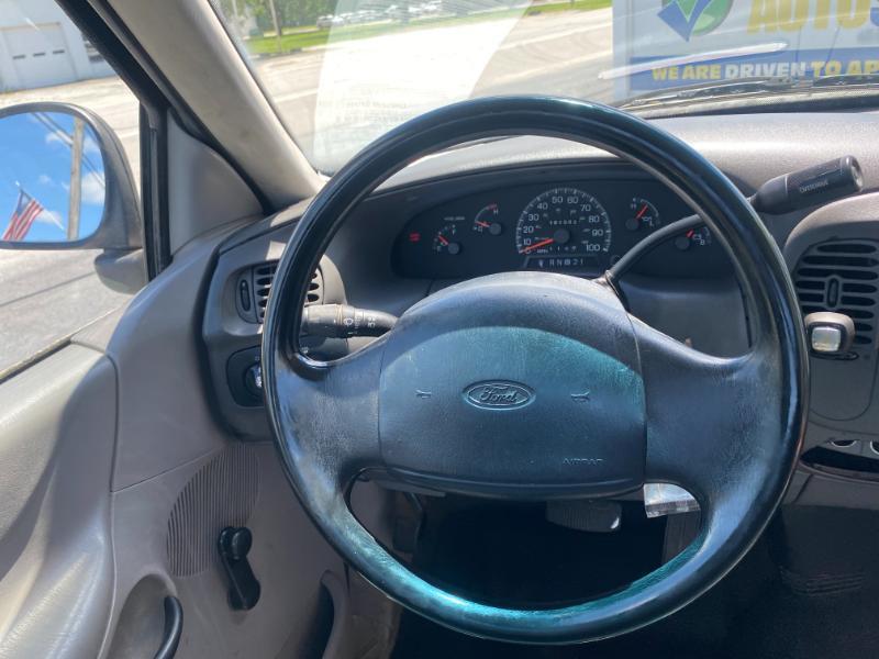 Ford F-150 XL Reg. Cab Short Bed 2WD 1998