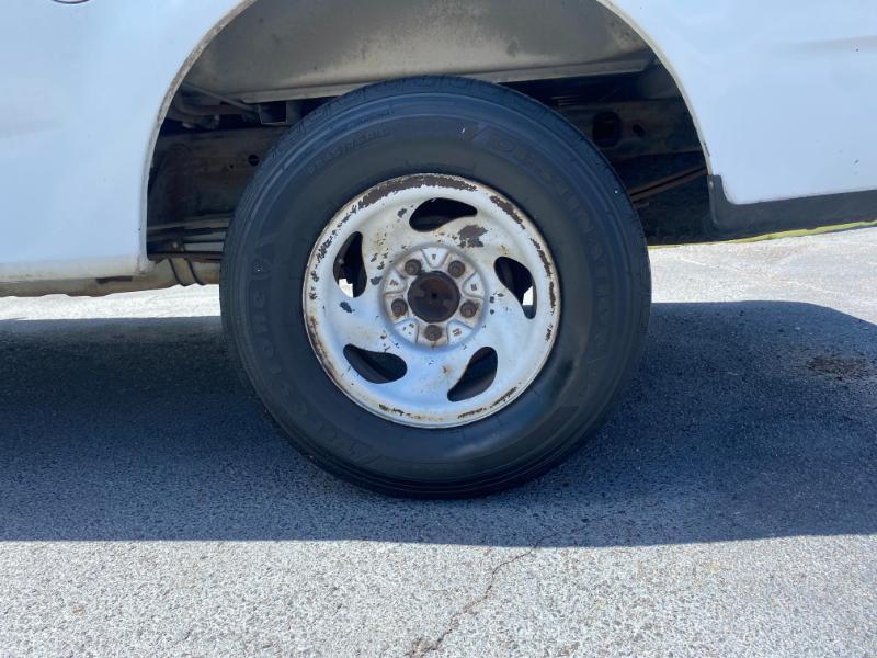 Ford F-150 XL Reg. Cab Short Bed 2WD 1998