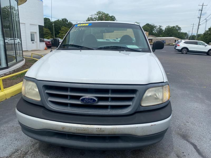 Ford F-150 WS Reg. Cab Short Bed 2WD 2000