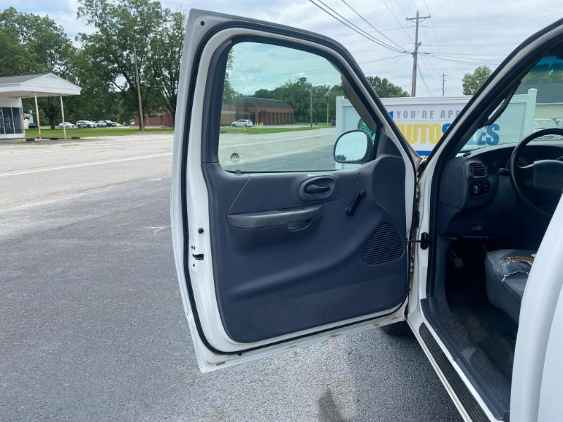 Ford F-150 WS Reg. Cab Short Bed 2WD 2000