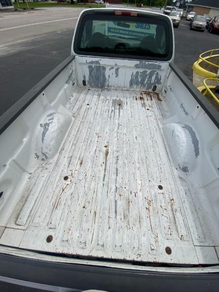 Ford F-150 WS Reg. Cab Short Bed 2WD 2000