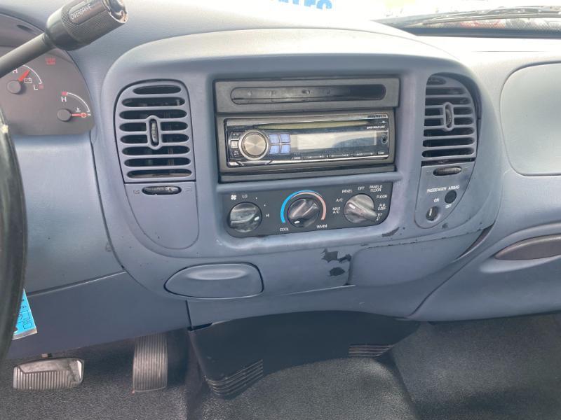 Ford F-150 WS Reg. Cab Short Bed 2WD 2000