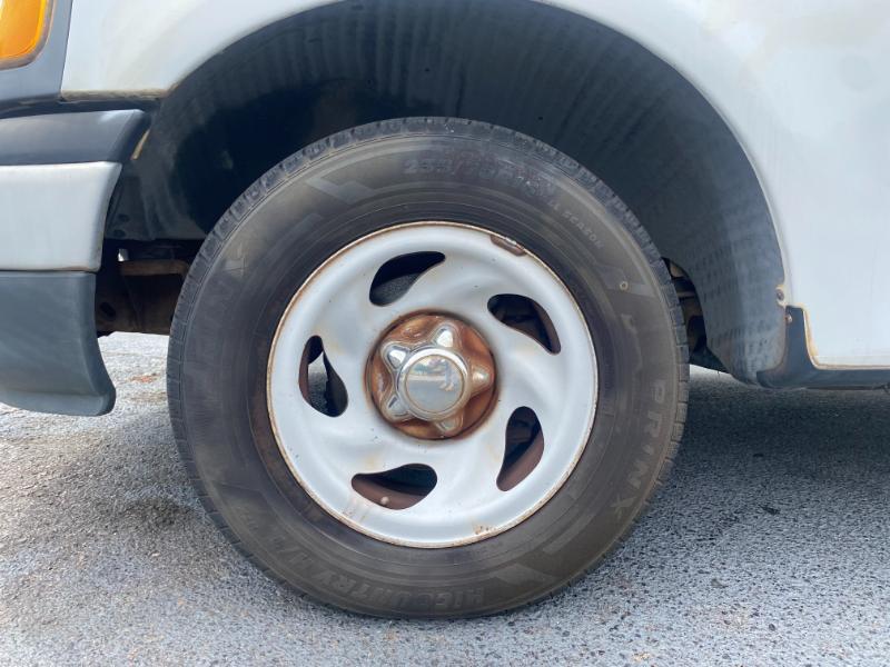 Ford F-150 WS Reg. Cab Short Bed 2WD 2000