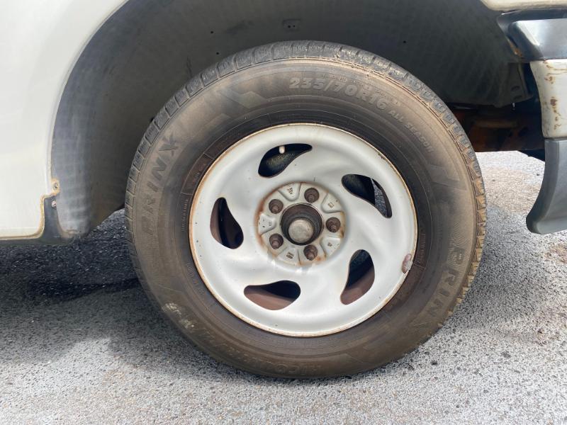 Ford F-150 WS Reg. Cab Short Bed 2WD 2000