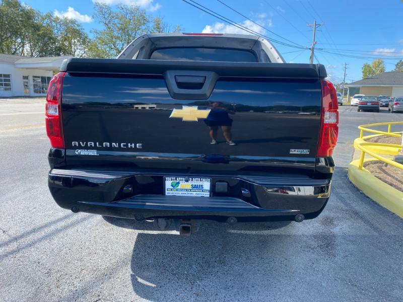 Chevrolet Avalanche LT 4WD 2010