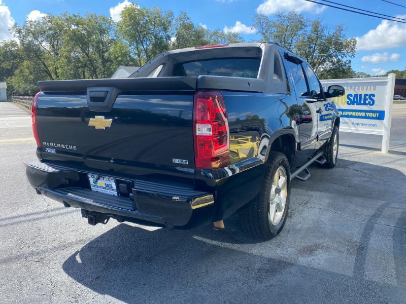 Chevrolet Avalanche LT 4WD 2010