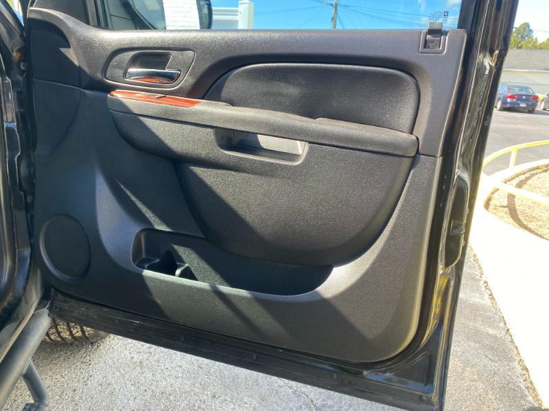 Chevrolet Avalanche LT 4WD 2010