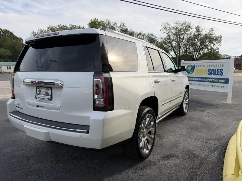 GMC Yukon Denali 4WD 2017