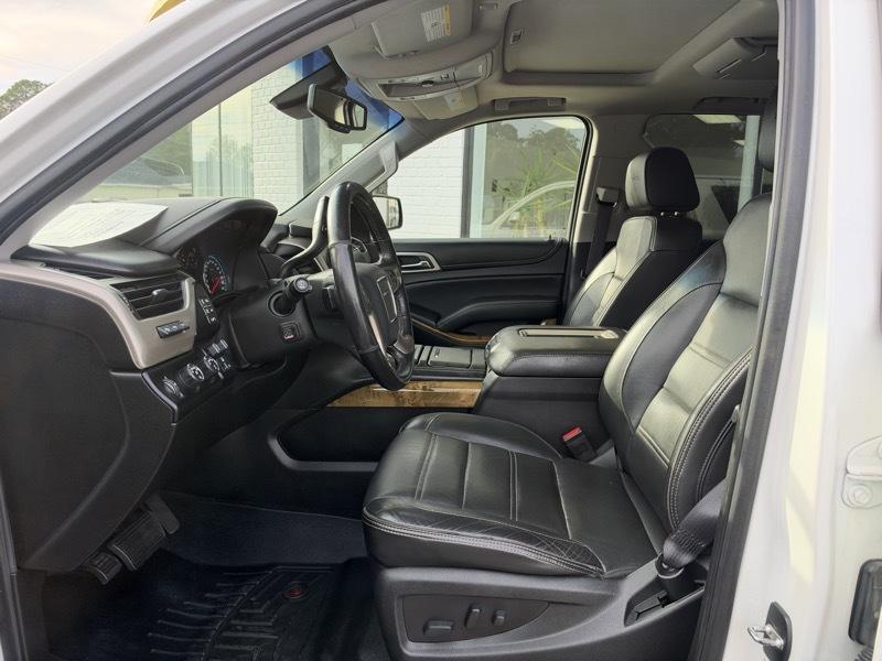 GMC Yukon Denali 4WD 2017