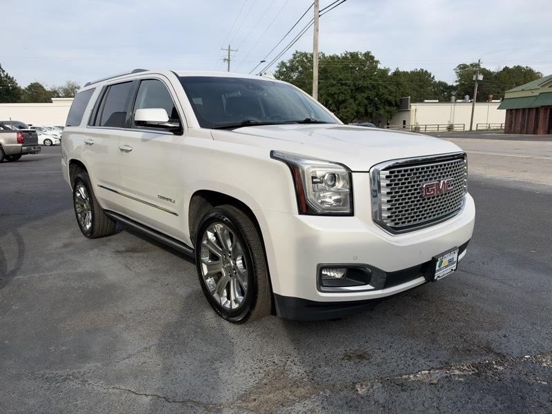 GMC Yukon Denali 4WD 2017