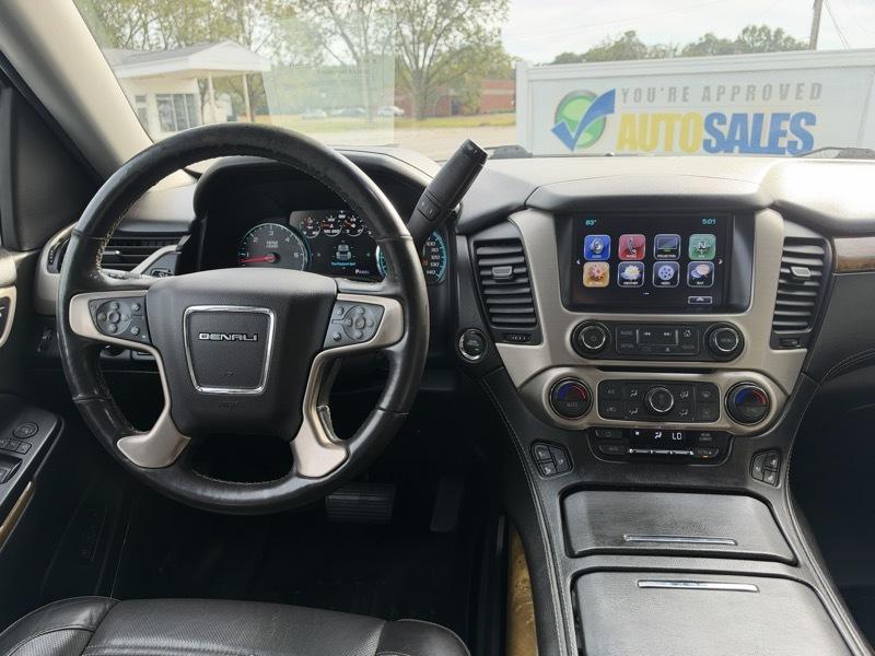 GMC Yukon Denali 4WD 2017