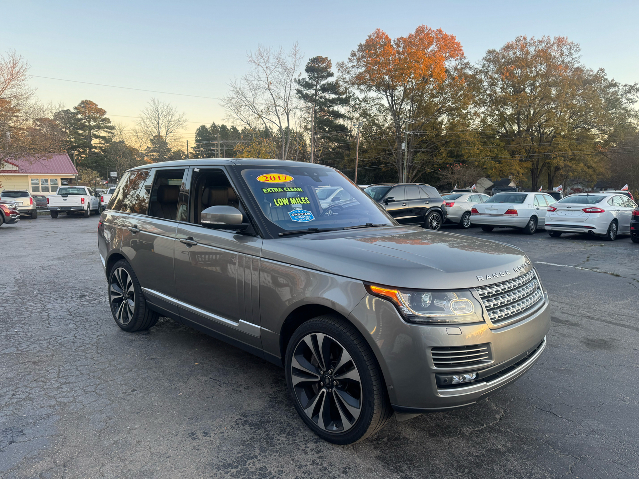 2017 Land Rover Range Rover HSE photo 2