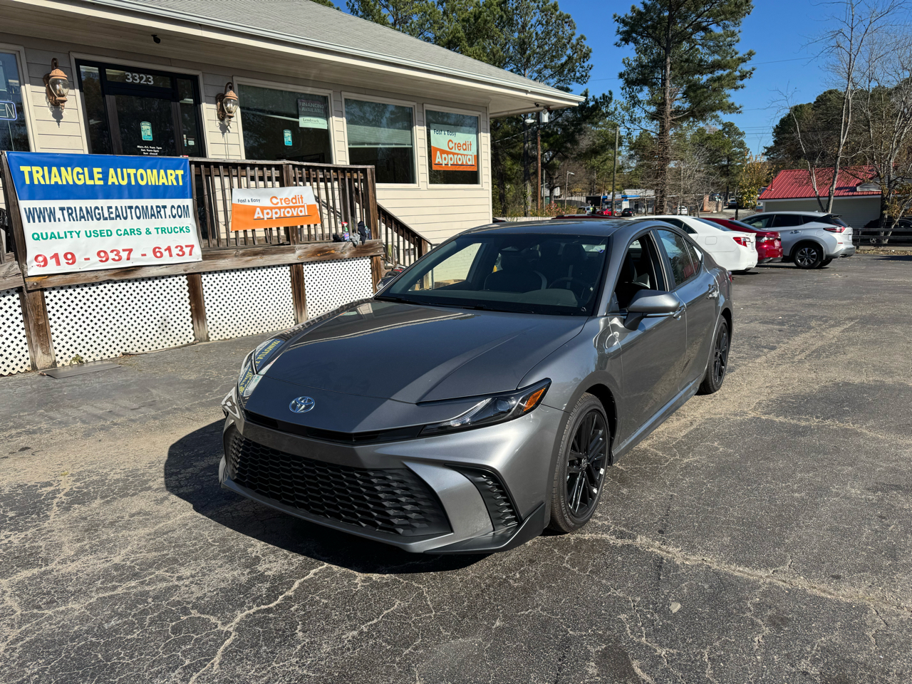 2025 Toyota Camry Hybrid SE