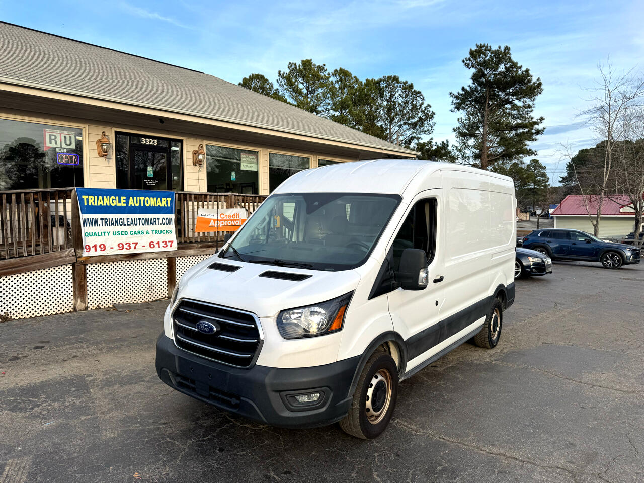 2020 Ford Transit 250 Van Med. Roof w/Sliding Pass. 130-in. WB