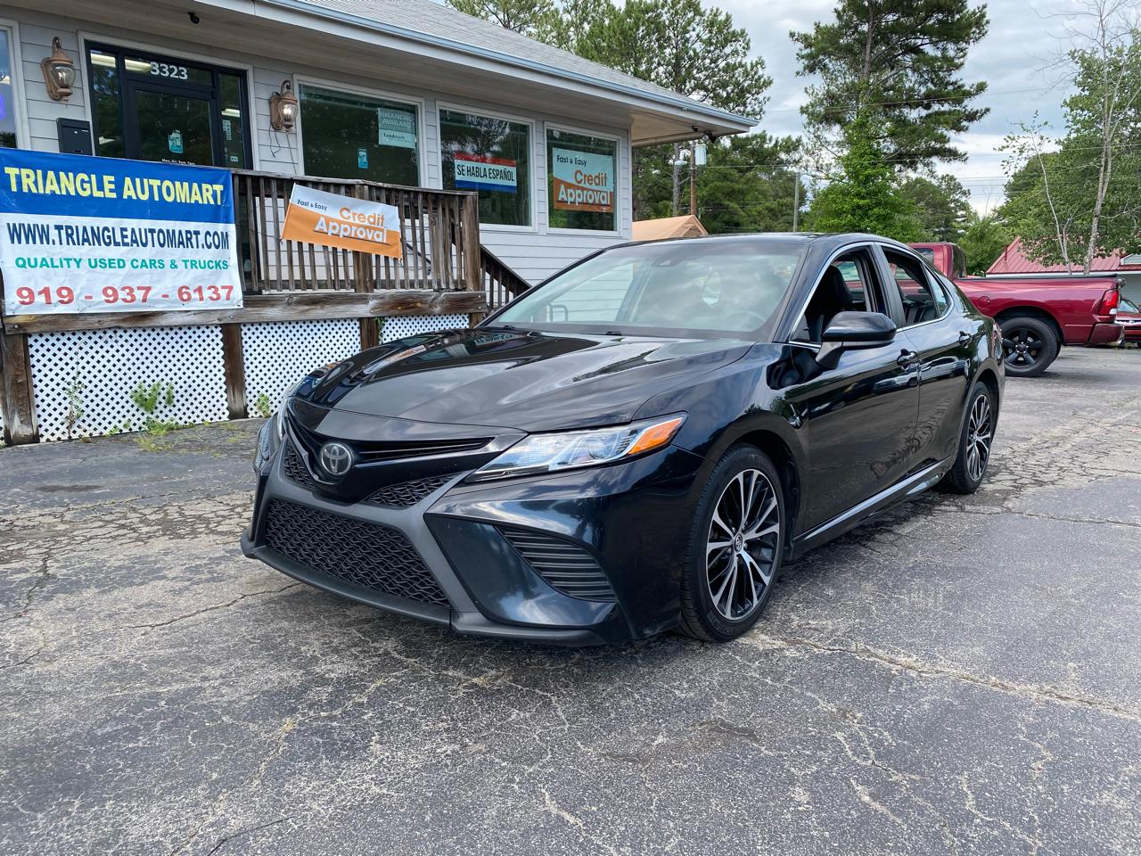 2020 Toyota Camry SE