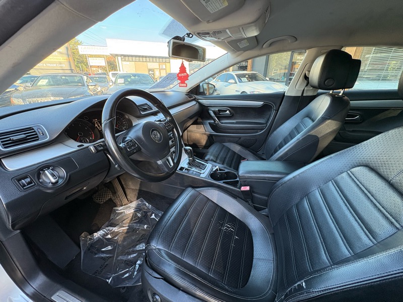 Volkswagen CC Sport w/Lighting Package 2013