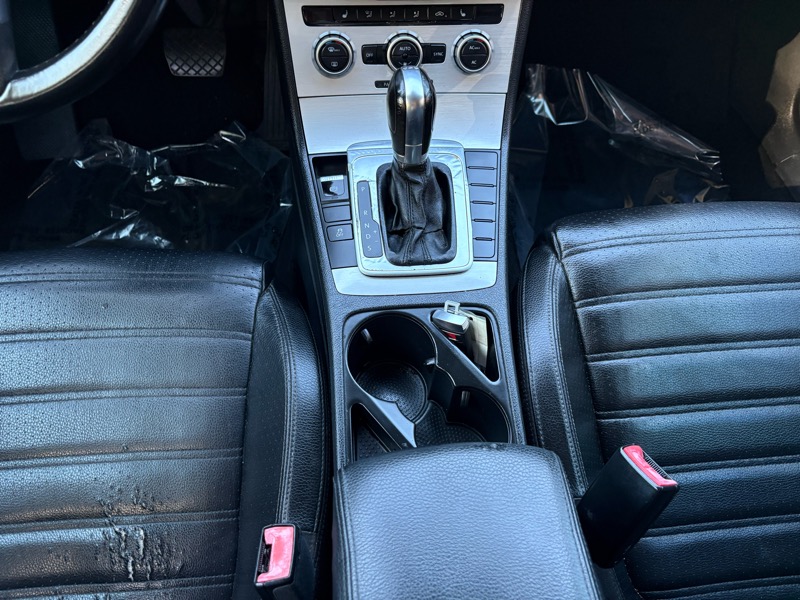 Volkswagen CC Sport w/Lighting Package 2013