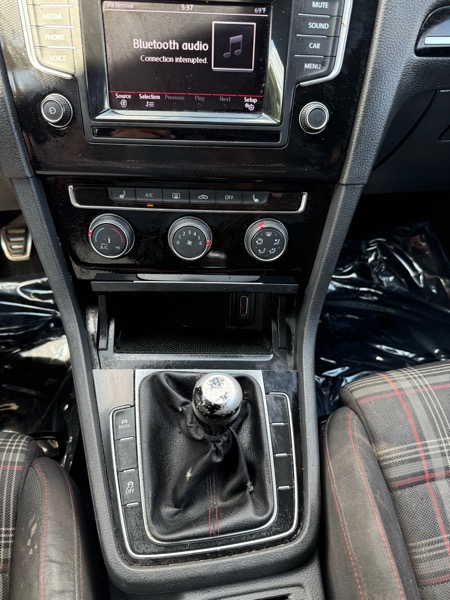 Volkswagen GTI S 6M 2-Door 2015