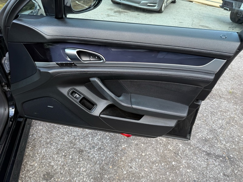 Porsche Panamera S 2013