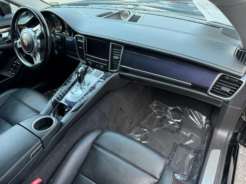 Porsche Panamera S 2013