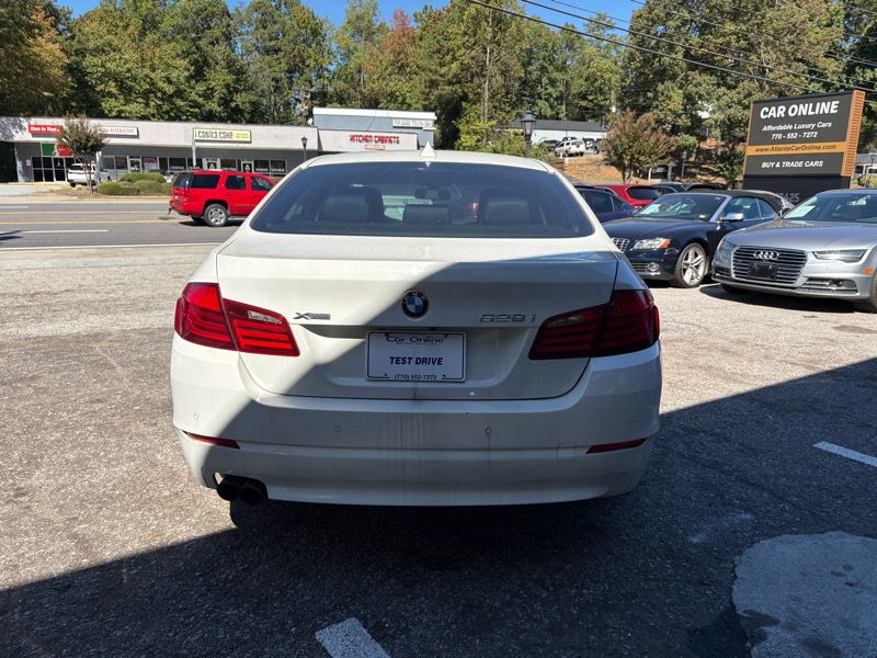 BMW 5-Series 528i xDrive 2013