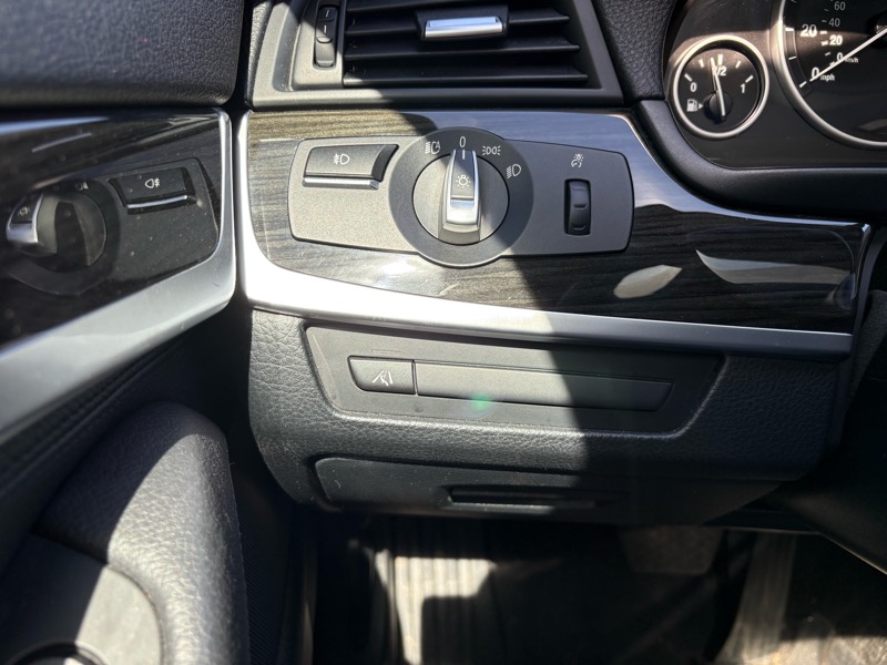 BMW 5-Series 528i xDrive 2013