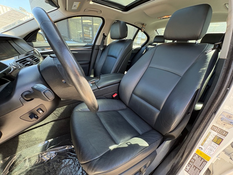 BMW 5-Series 528i xDrive 2013