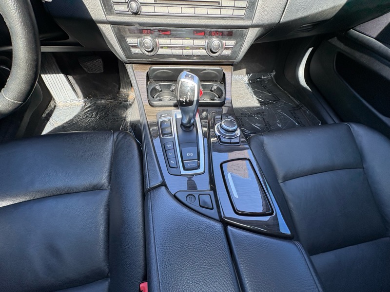 BMW 5-Series 528i xDrive 2013