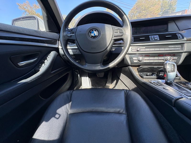 BMW 5-Series 528i xDrive 2013