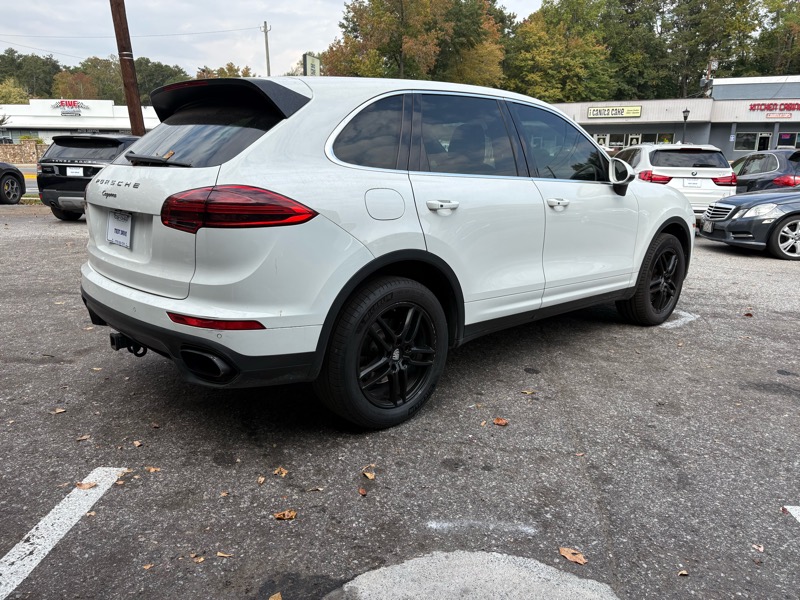 Porsche Cayenne Base 2016