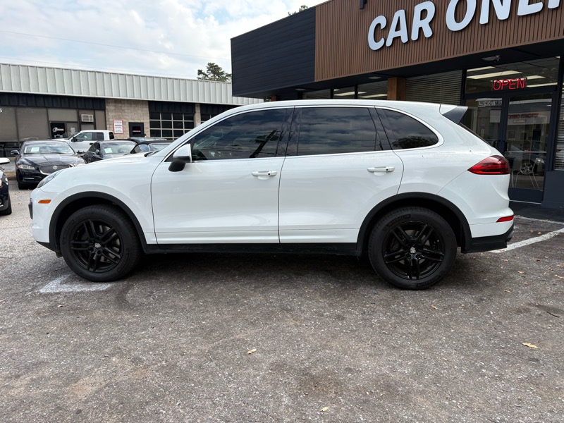 Porsche Cayenne Base 2016