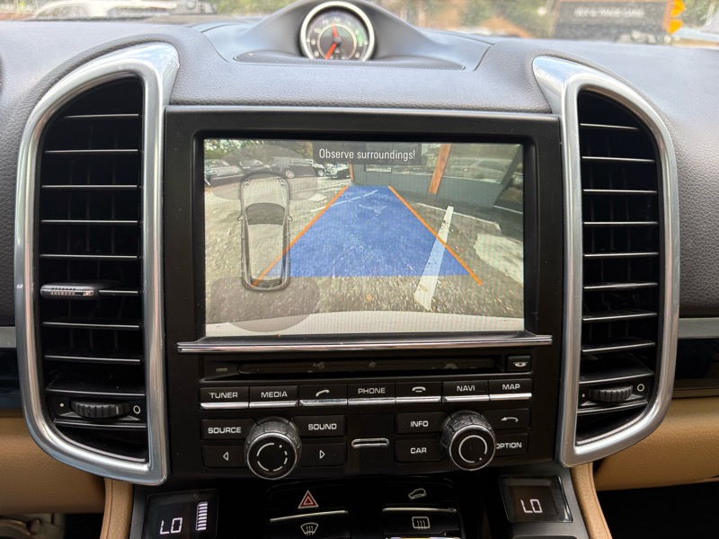 Porsche Cayenne Base 2016