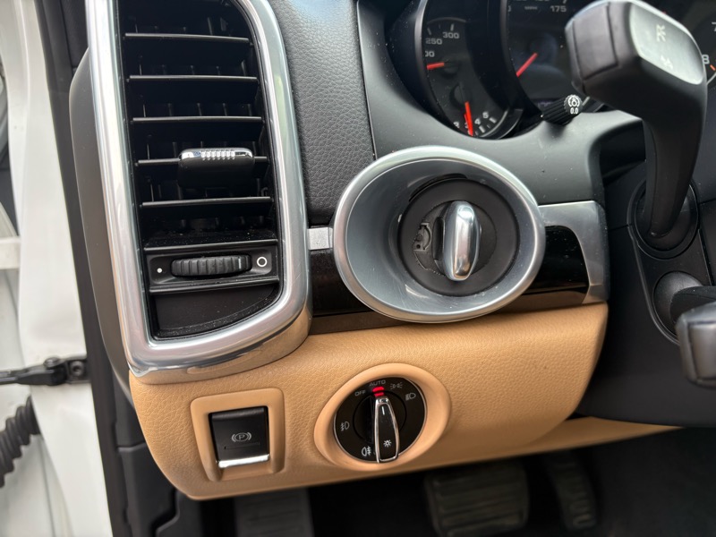 Porsche Cayenne Base 2016