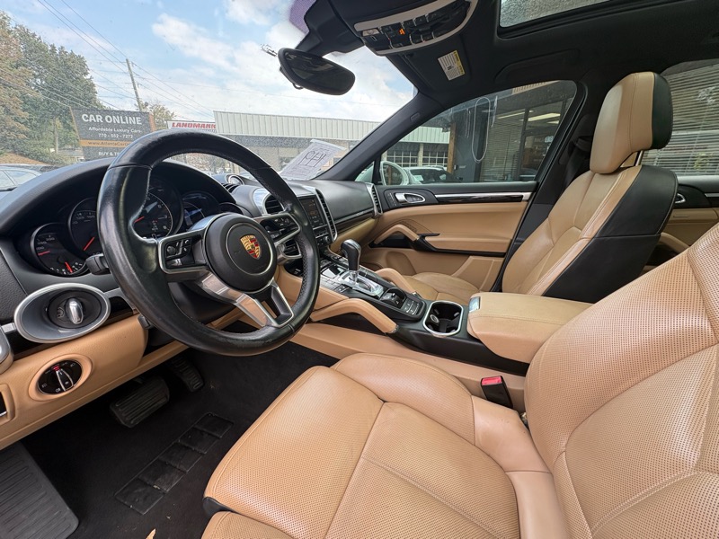 Porsche Cayenne Base 2016