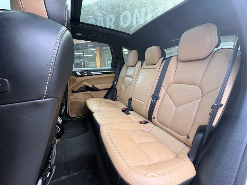 Porsche Cayenne Base 2016