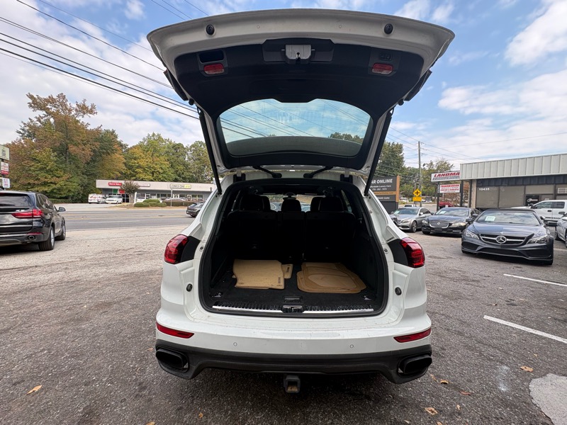 Porsche Cayenne Base 2016