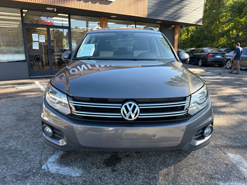 Volkswagen Tiguan SE 2016