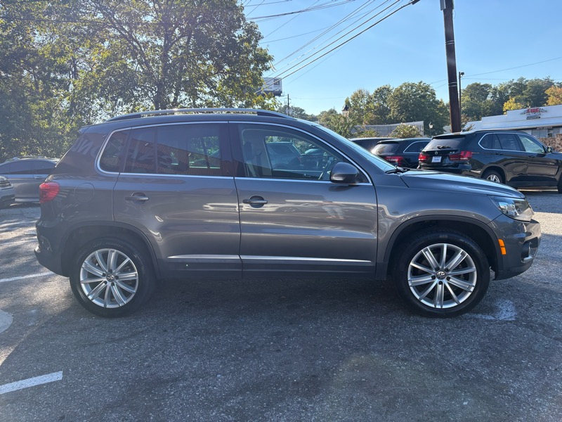 Volkswagen Tiguan SE 2016