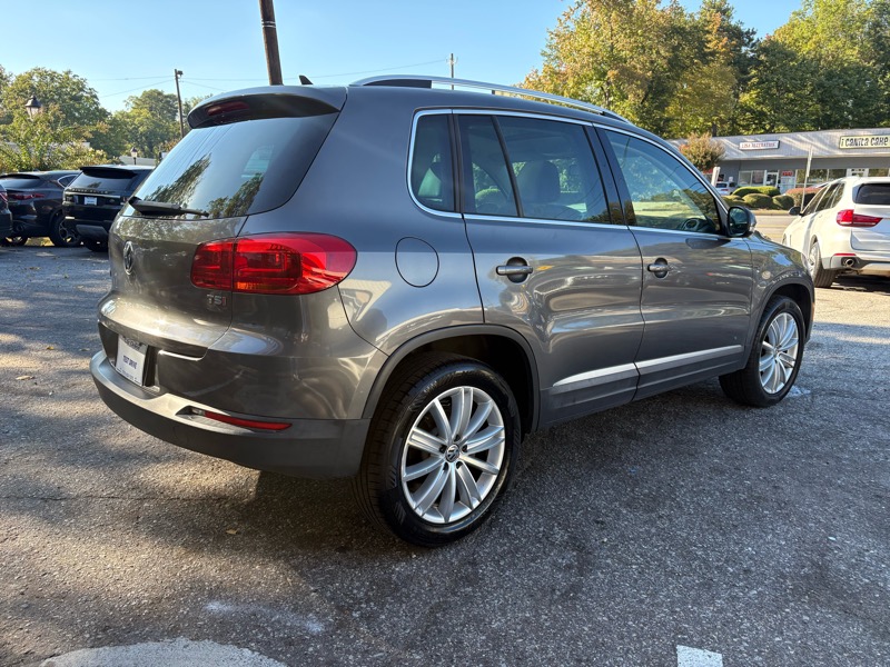 Volkswagen Tiguan SE 2016