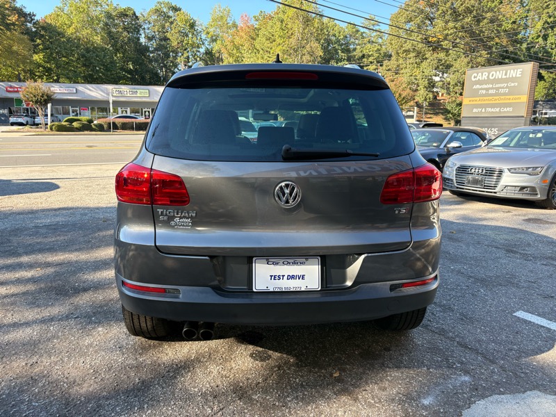 Volkswagen Tiguan SE 2016