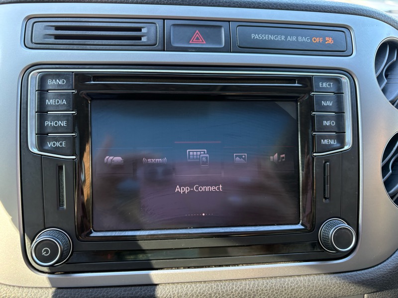 Volkswagen Tiguan SE 2016