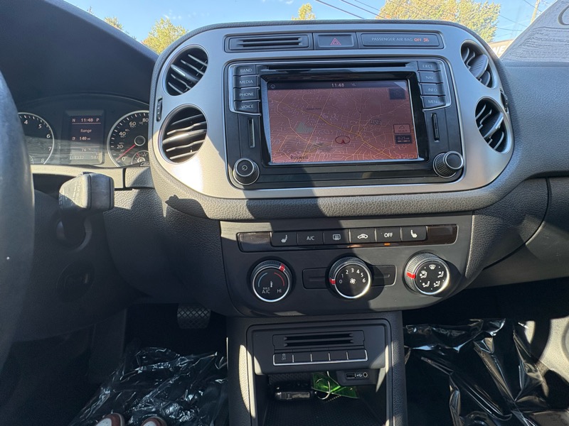 Volkswagen Tiguan SE 2016