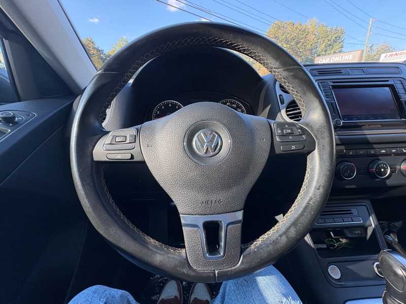 Volkswagen Tiguan SE 2016