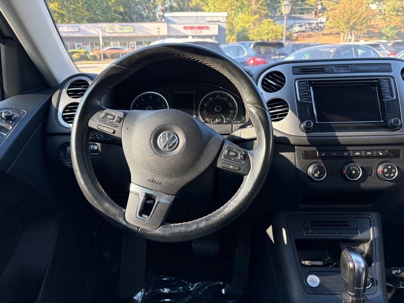 Volkswagen Tiguan SE 2016