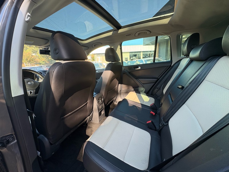 Volkswagen Tiguan SE 2016